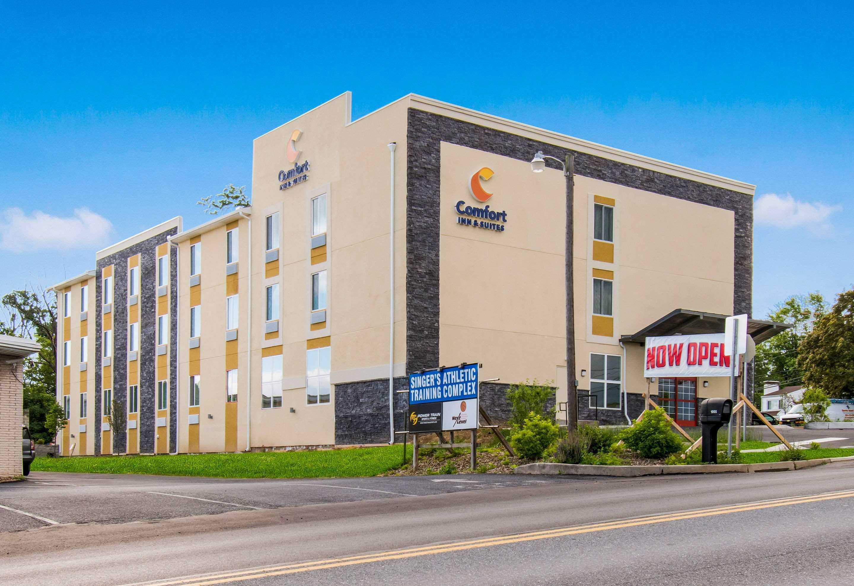 Comfort Inn & Suites Harrisburg - Hershey West Exterior foto
