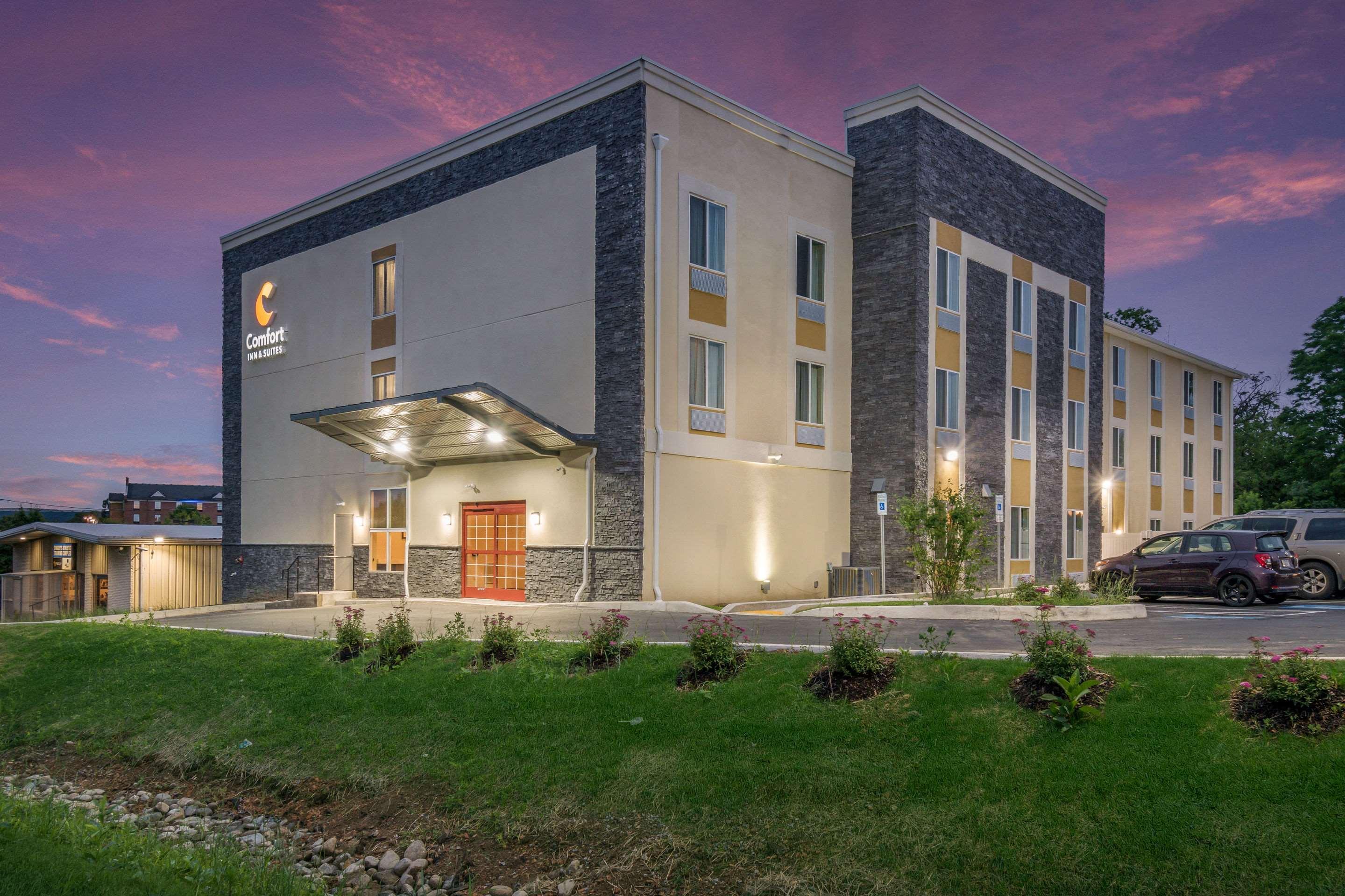 Comfort Inn & Suites Harrisburg - Hershey West Exterior foto