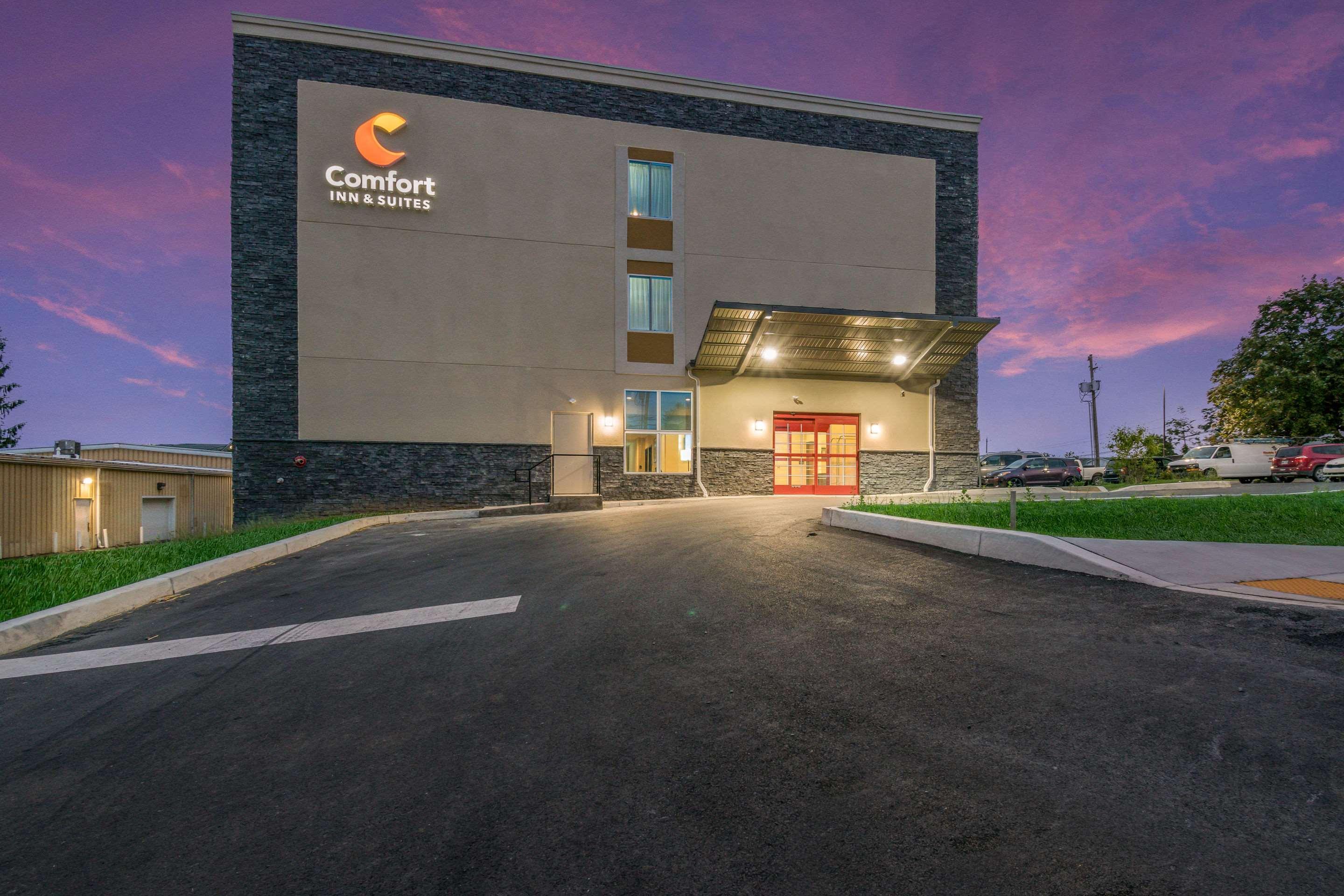 Comfort Inn & Suites Harrisburg - Hershey West Exterior foto