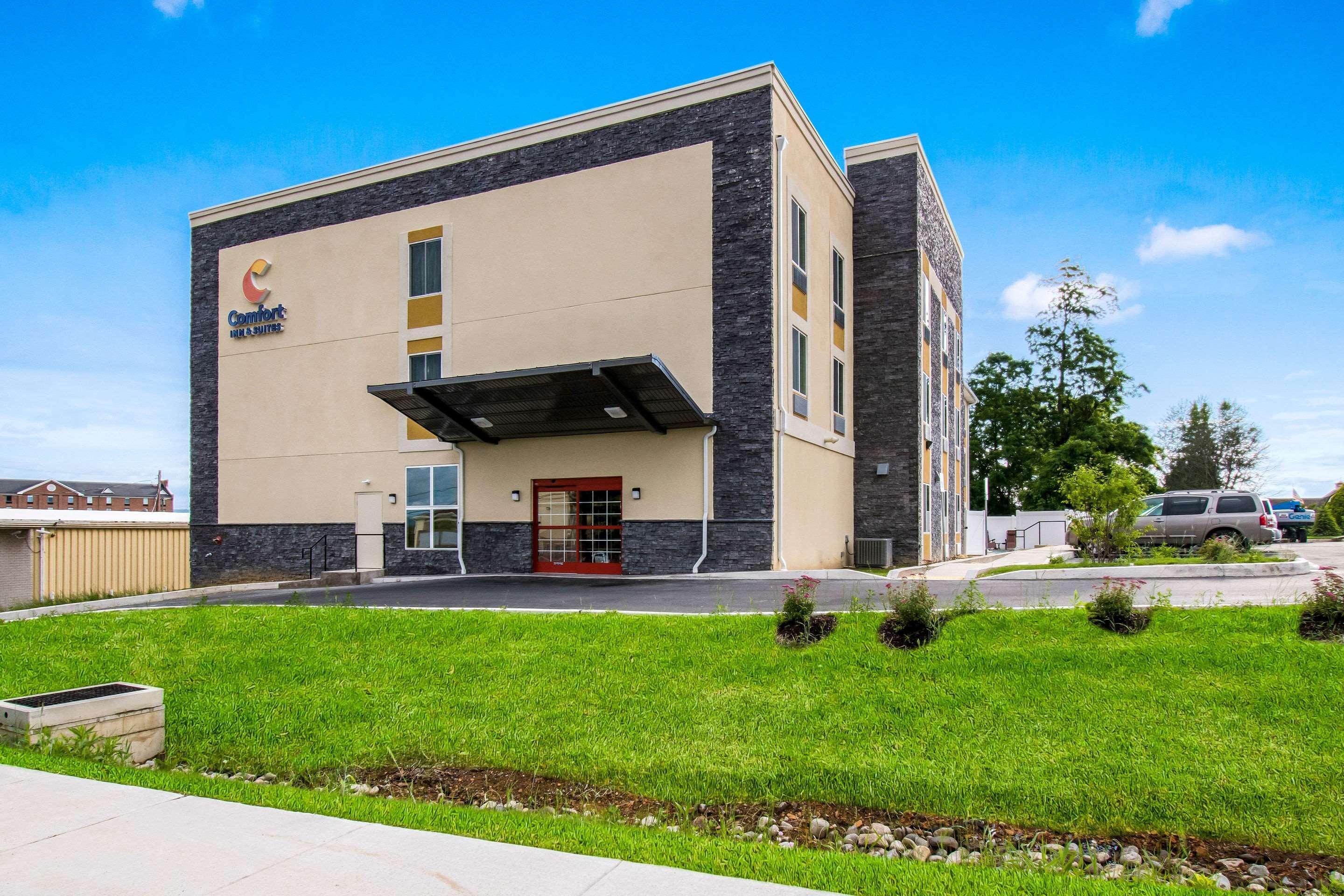 Comfort Inn & Suites Harrisburg - Hershey West Exterior foto