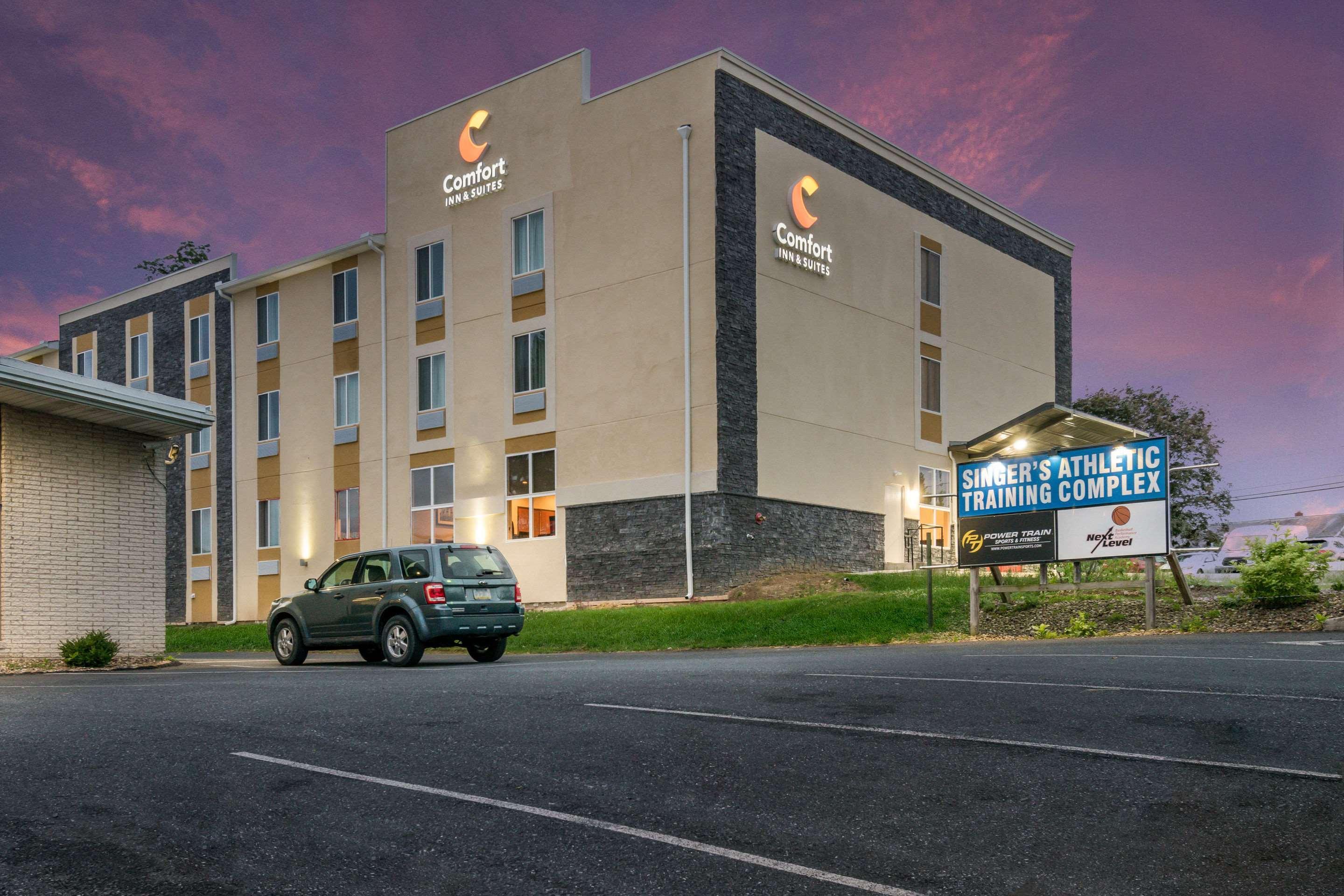 Comfort Inn & Suites Harrisburg - Hershey West Exterior foto